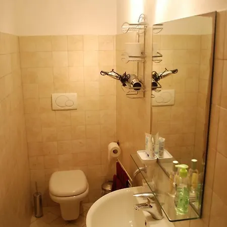 Apartment With Private Pool And Garden At Hills Como