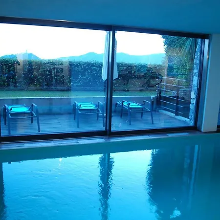 With Private Pool And Garden At Hills Apartamento